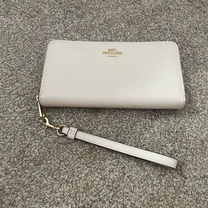 Coach Cream Wristlet Wallet